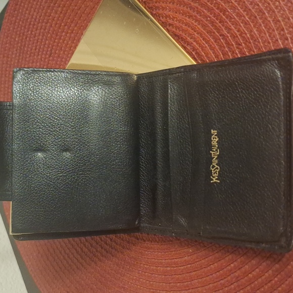 Vintage YSL Compact Kiss Lock Leather Bifold Wallet - Picture 7 of 10